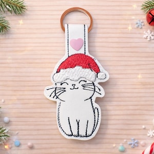 Christmas cat in santa hat Snap Tab, Christmas Key Chain, Key Fob, Snap Tab, ITH, Digital File, Embroidery Design 4x4,5x7