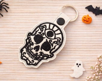 Skull Snap Tab, halloween, Key Chain, Key Fob, Snap Tab, ITH, Digital File, Embroidery Design 4x4