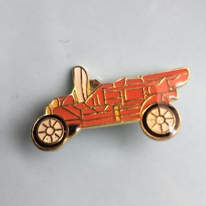 Vintage 80s Enamel Old Car Pin / Hat Tie Tack / Lapel Pin