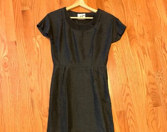 Vintage 40s Dress / Ann Kauffman Charcoal Gray Black Day Dress / Short Sleeve