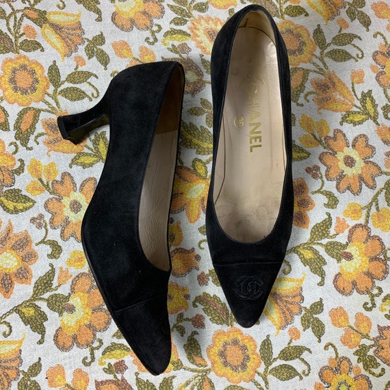 Vintage Chanel Pumps / Suede Heels / 90s Shoes / C