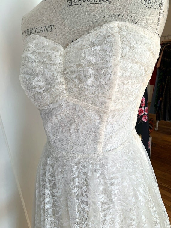 Vintage Strapless Lace Wedding Dress / Size XS S … - image 1