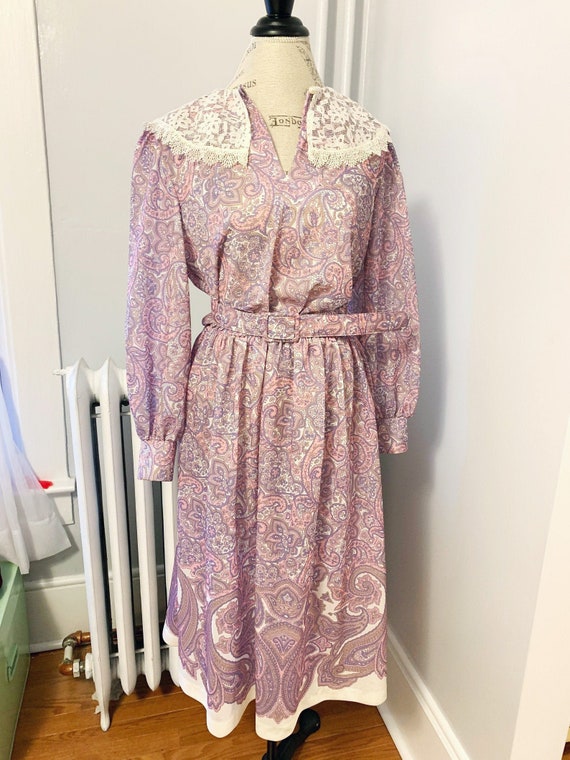 Vintage Paisley Prairie Dress: Lace Collar, Size 6, Made in USA