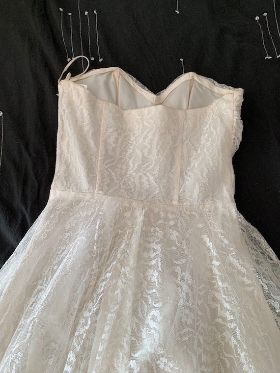 Vintage Strapless Lace Wedding Dress / Size XS S … - image 8