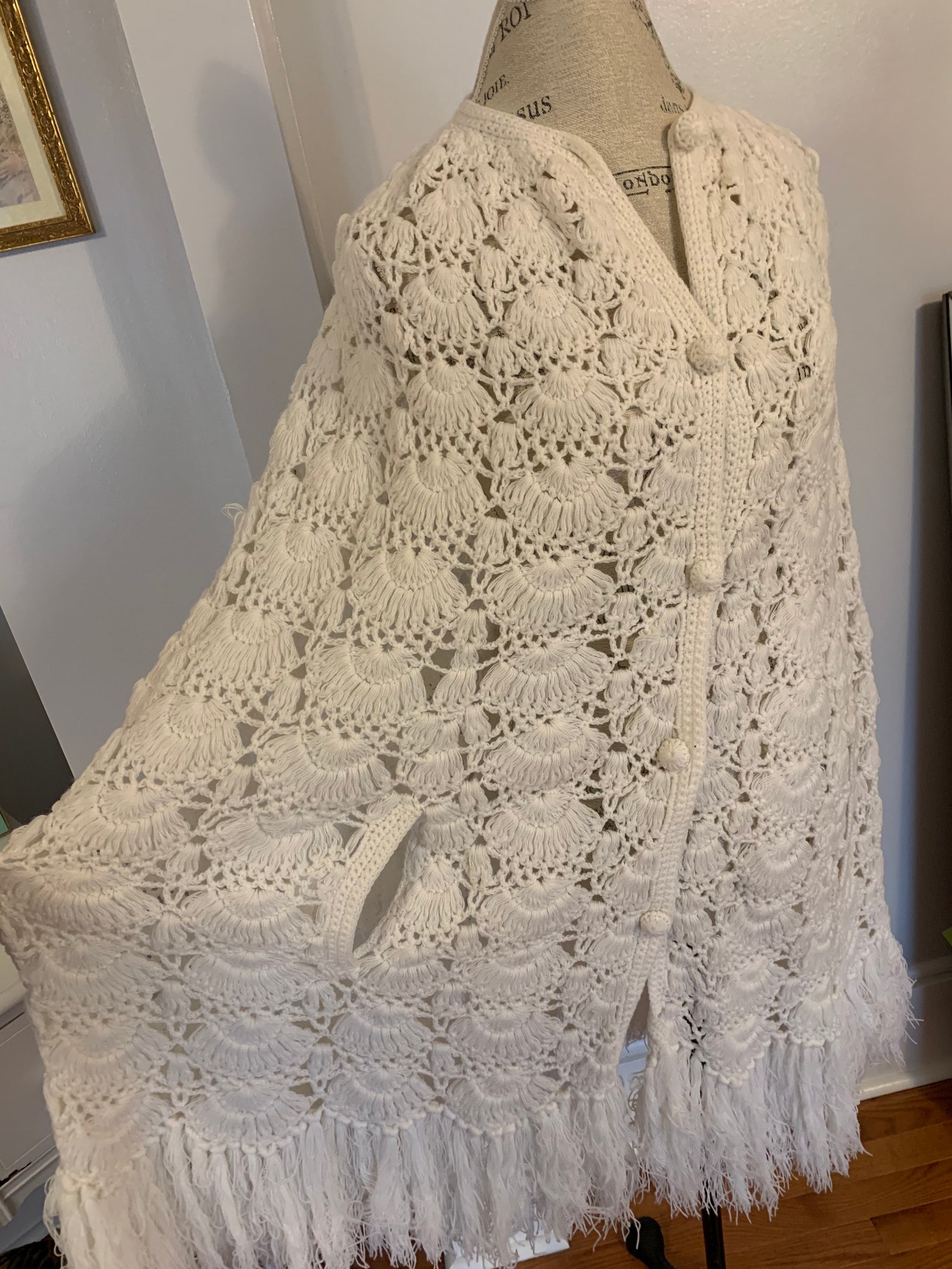 Vintage Crochet Poncho / White Flower Lace Pattern with Fringe Etsy