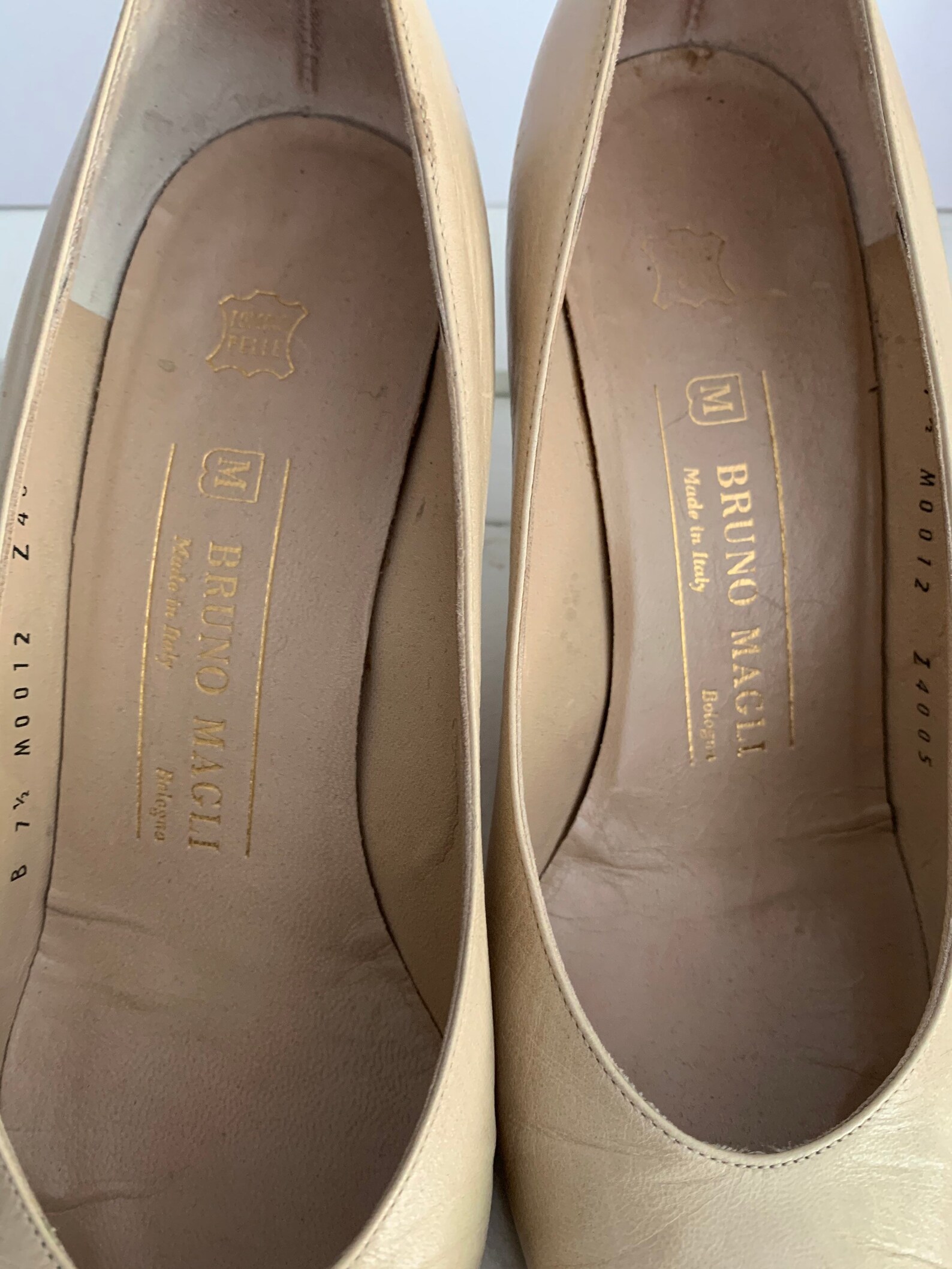 Bruno Magli Bologna Shoes / Vintage Leather Pumps