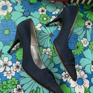 Vintage Erica Pumps Navy Blue with Rouching Size 8 AAAA Narrow / Size 7 / 60s Heels / Sold at Josephs / In Original Box