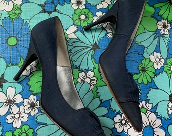 Vintage Erica Pumps Navy Blue with Rouching Size 8 AAAA Narrow / Size 7 / 60s Heels / Sold at Josephs / In Original Box