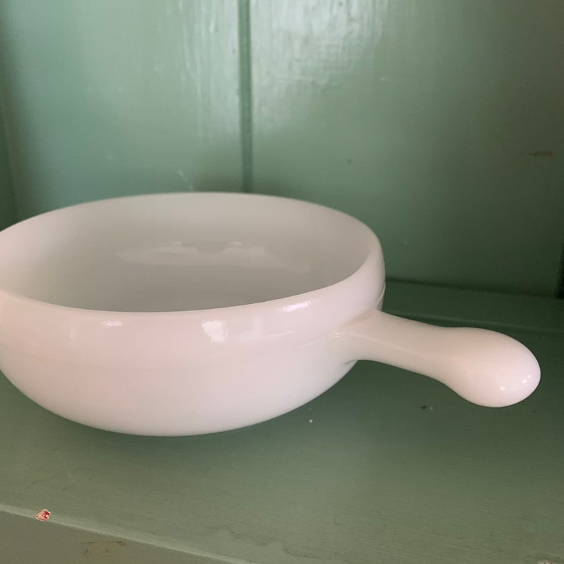 Vintage Milk Glass Bowl With Lug Handle / Small Cereal or Soup - Etsy