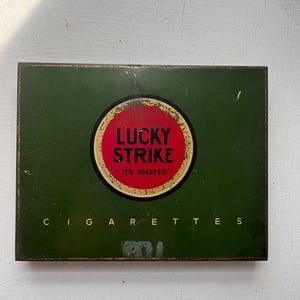 flat 50 cigarette tin Lucky Strike Tin