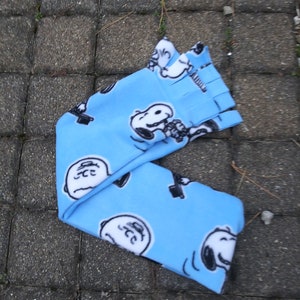 Peanuts Charlie Brown Snoopy Charles M. Schulz blue tubed fringed polar fleece scarf handmade homemade