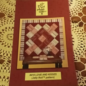 Pieces from my Heart Love and Kisses jelly roll Sandy Gervais 2008 Moda Fabrics pattern Valentine's day