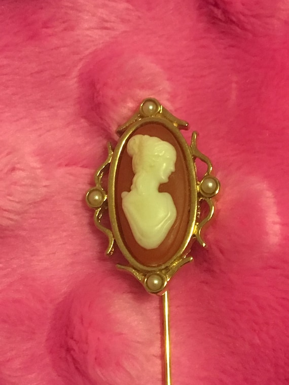 Vintage Avon Cameo Stick Pin