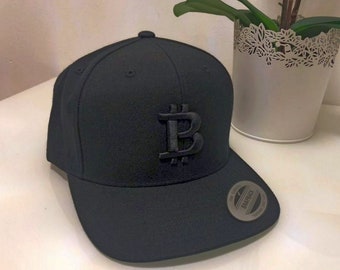 Casquette snapback avec logo bouffant brodé noir sur noir Bitcoin 3D