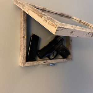 White 8 x 10 Wooden Picture Frame/Gun Case