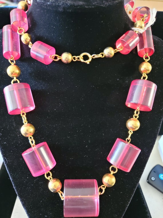 Vintage 1970's Rich Pink Lucite Barrel Necklace 28