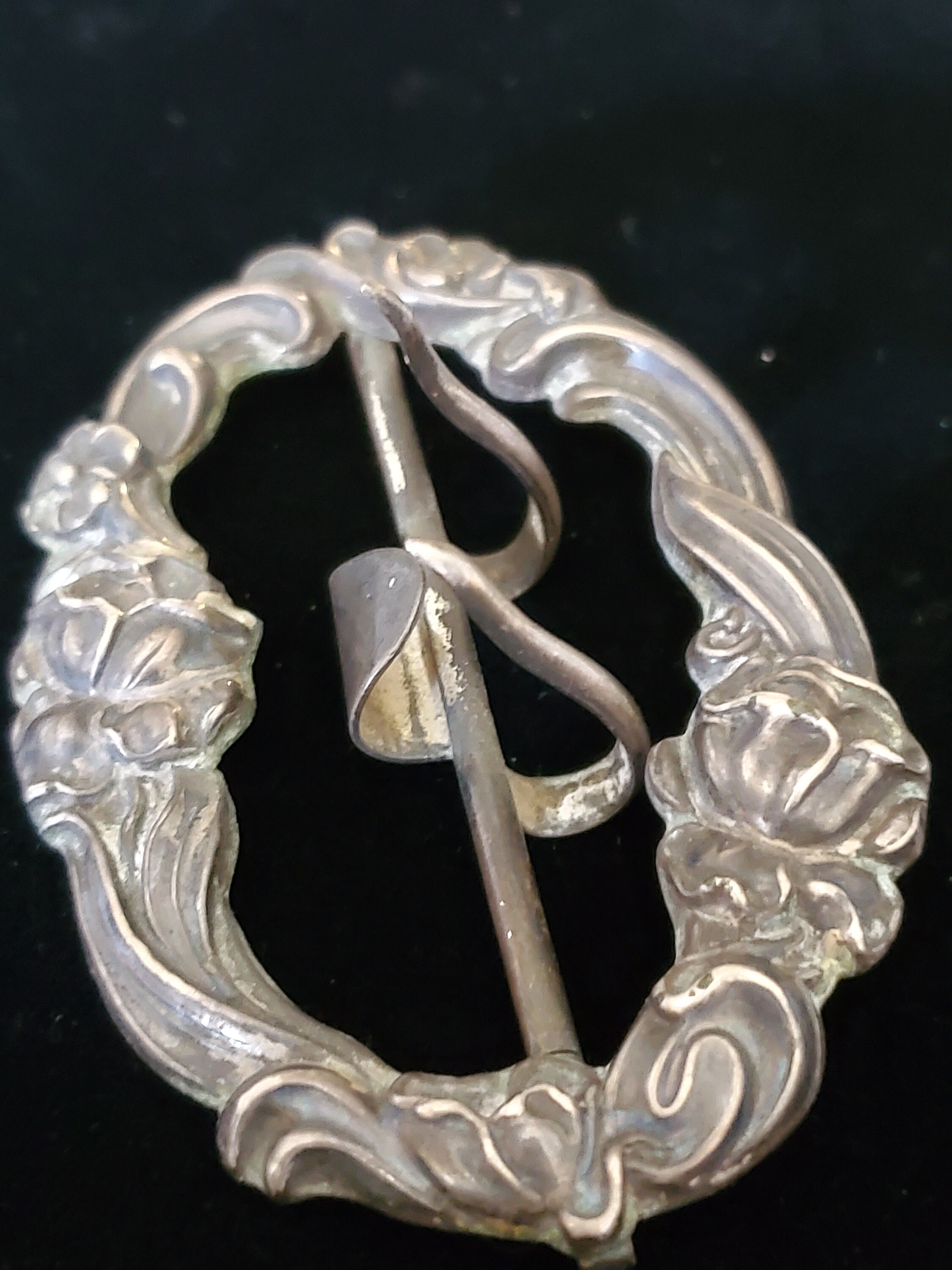 Art Nouveau Sterling Repousse Double Tang Belt Buckle Floral  display picture 1