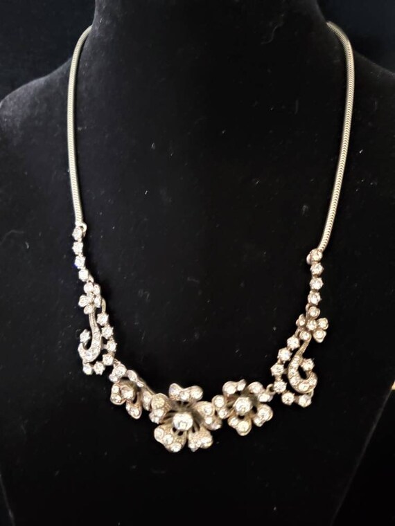 Beautiful Floral Rhinestone Necklace Pierced Desi… - image 6