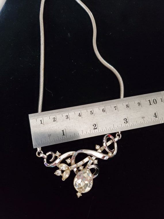 Vintage Trifari Swirly Rhinestone Plated Necklace… - image 7