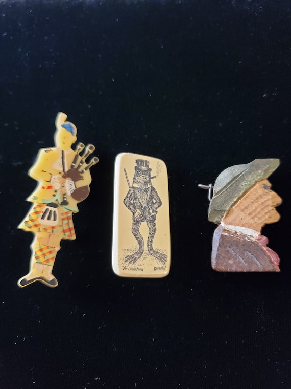 Lot of 3 Old Celluloid and Wood Miniature Brooches