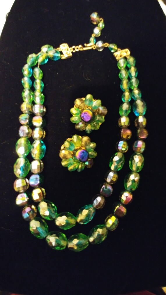 Iridescent Green Hobe Set