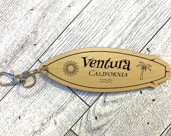 Porte-clés Ventura California : souvenir de planche de surf en bois