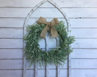 Cathedral window frame with wreath Farmhouse wall decor Arched window frame Decorative wreath decor Farmhouse decor Chippy window frame