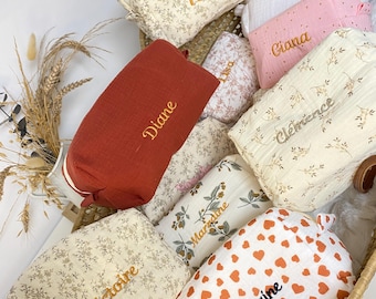 Trousse de toilette personnalisée brodée – Cadeau femme, naissance, Noël – Format rectangulaire – Fait main en France