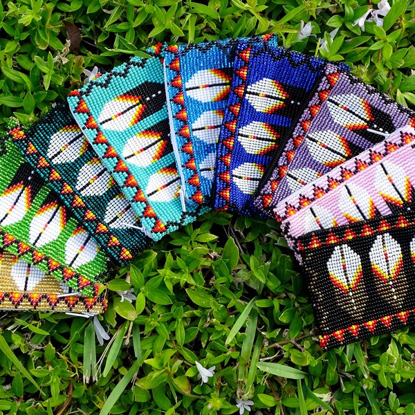 Tribal Native American Inspired Triple Feather Pattern Seed Bead Coin Purse Change Pouch Bag Accessory Southwest Beadwork Art Handmade Gifts