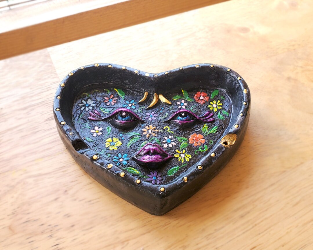 Floral Heart Face Ash Tray Round Cigarette Burner Incense Stick Holder