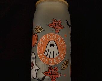 Spooky Vibes Fall Leaves Design Glasbecher mit Bambusdeckel