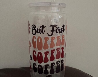 Aber zunächst Kaffeebecher