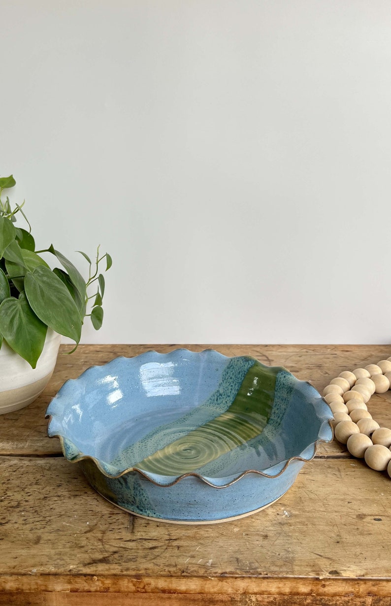 Handmade Pottery Pie Plate - Thumbnail 4
