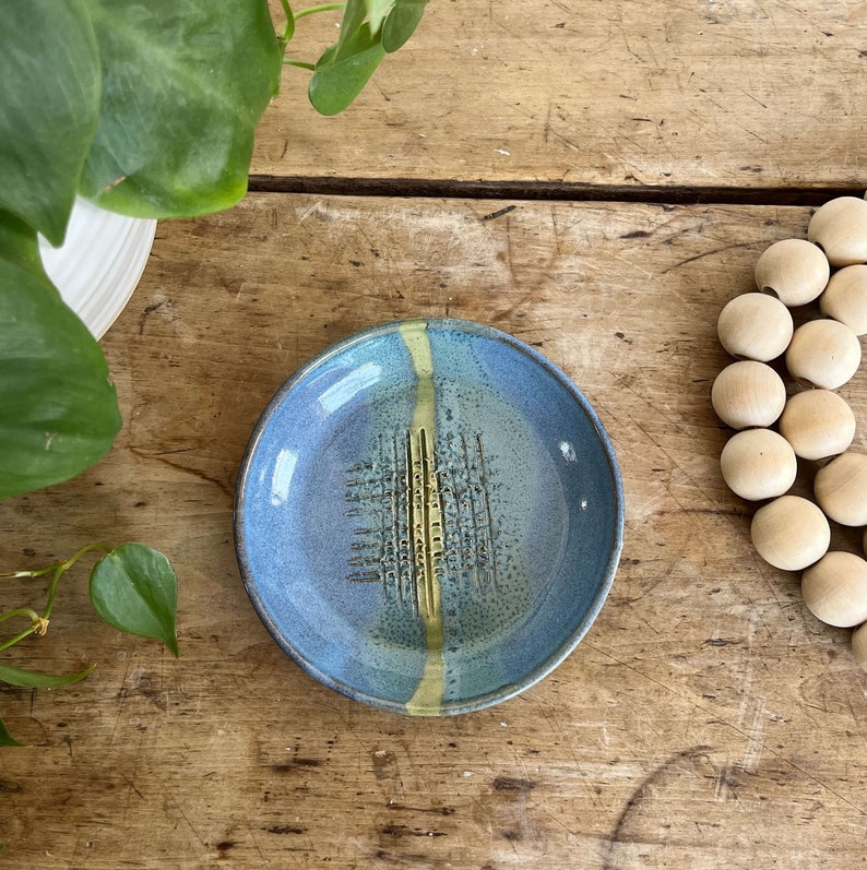 CoastalClayCo Garlic Grater Plate - Thumbnail 4