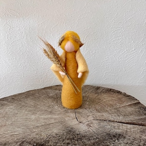 Lady Wheat, Fall Lady, felted Waldorf inspired fall doll, Nature Table autumn, Fall decoration