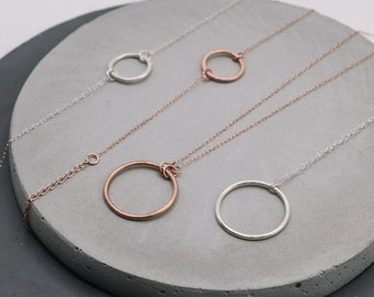 Circle bracelet in silver or rose gold finish (STB0007)