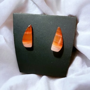 Red agate studs