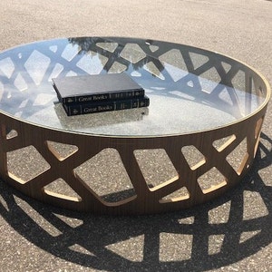 Stunning Round Mid-Century Modern Coffee Table by Roche Bobois