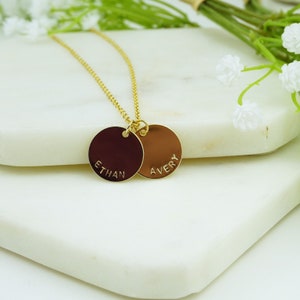 Personalized Children Initial Disc Necklace, Kid&#39;s Name Necklace Disc, Gift for Mother Grandmother Anniversary Gift