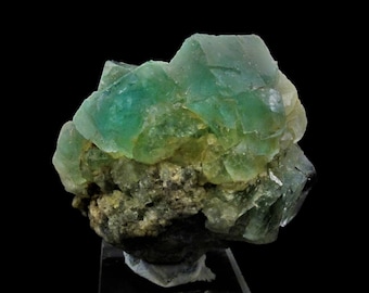 Cubic green fluorite crystals