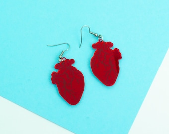 Anatomisches Herz rot verspiegelte Acrylohrringe