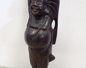 Fröhliche Buddhafigur