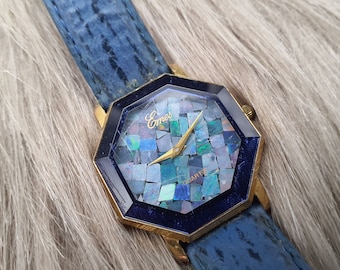 Blaue Damenarmbanduhr von Emes