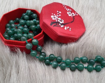 Pretty necklace made of aventurine with matching jewelry box