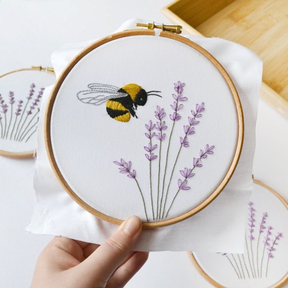 Beginner Embroidery Kit: Vintage Bee Easy DIY Embroidery Craft Kit for  Adults 