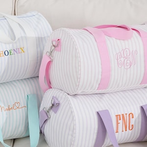 Sac polochon personnalisé Sac de voyage brodé en toile Sac à rayures Cadeaux EVJF Sac bébé Sacs week-end Femme Cadeau pour elle 25082001