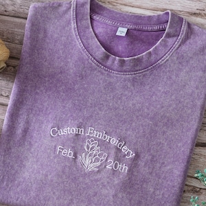 Camiseta personalizada, camiseta personalizada, camisetas bordadas para mujer, manga corta unisex, regalo de cumpleaños, camiseta de flores silvestres para mujer 25020701