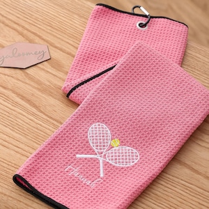 Personalisiertes Tennis Handtuch, Personalisiertes Tennis Handtuch, Geschenk für Tennisliebhaber, Weihnachtsgeschenk, Besticktes Handtuch, Tennis Handtuch mit Name 24110801