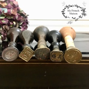 Französischer Vintage Siegelstempel mit Initialen / Französischer Holz- und Messingsiegelsiegelstempel / Shabby Chic Dekor / Vintage Büro Dekor