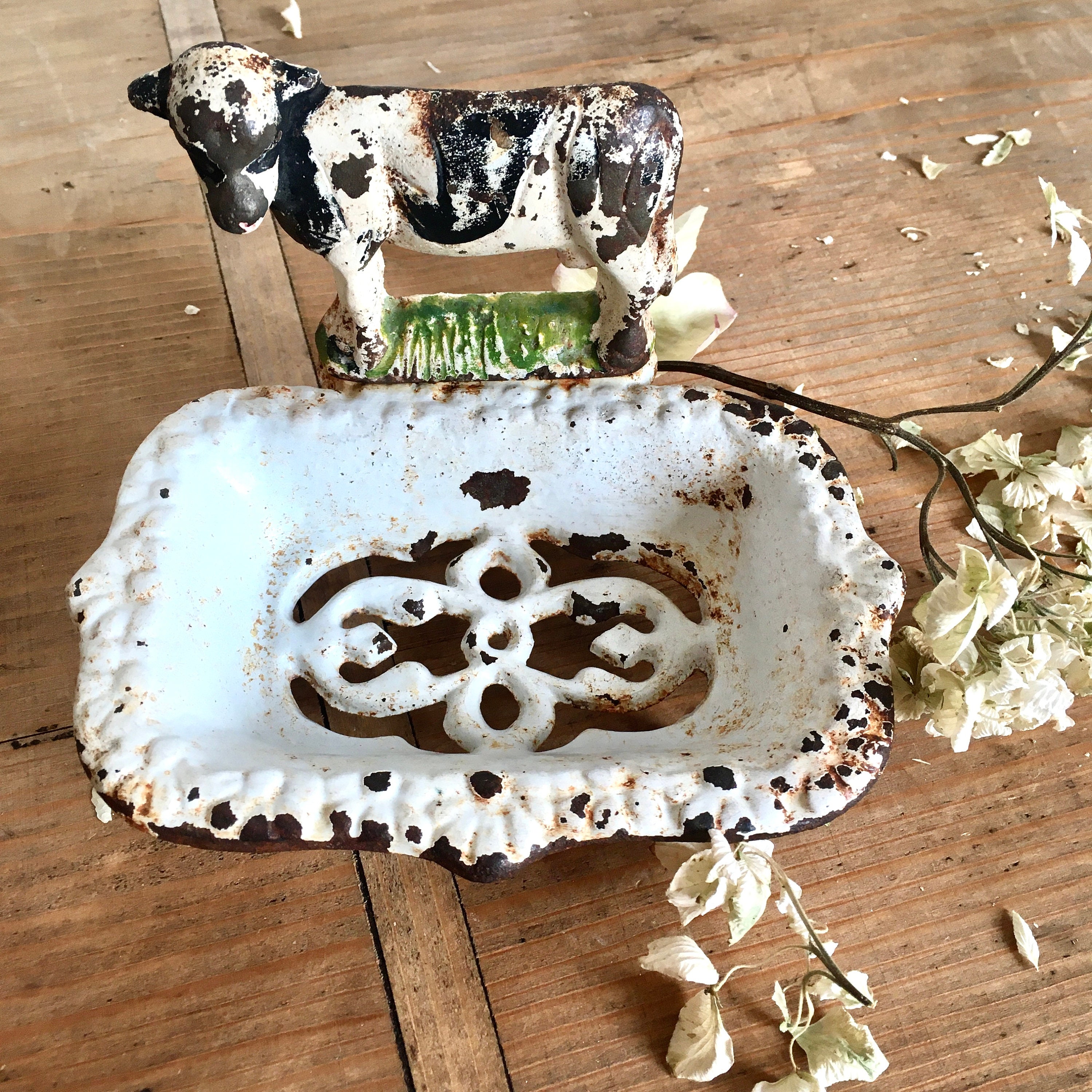 Français Vintage Cast Iron Cow Soap Dish/Français Country Decor Cottage Shabby Chic Home Decor